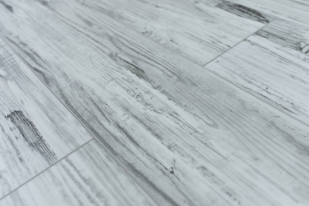 Замковая ПВХ плитка "Art Tile" Берёза Божоле (1220*152*5 мм) — купить в Екатеринбурге