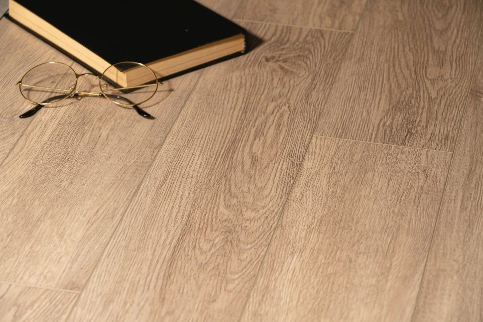 Виниловый ламинат "Bonkeel" Style Дуб Гарднер (1200*125*4 мм) — купить в Екатеринбурге
